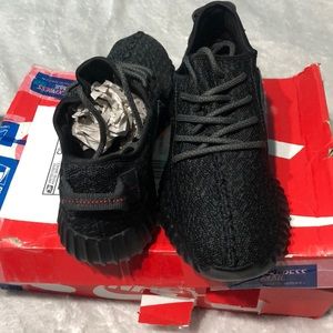 Yeezy boosts pirate black 2016